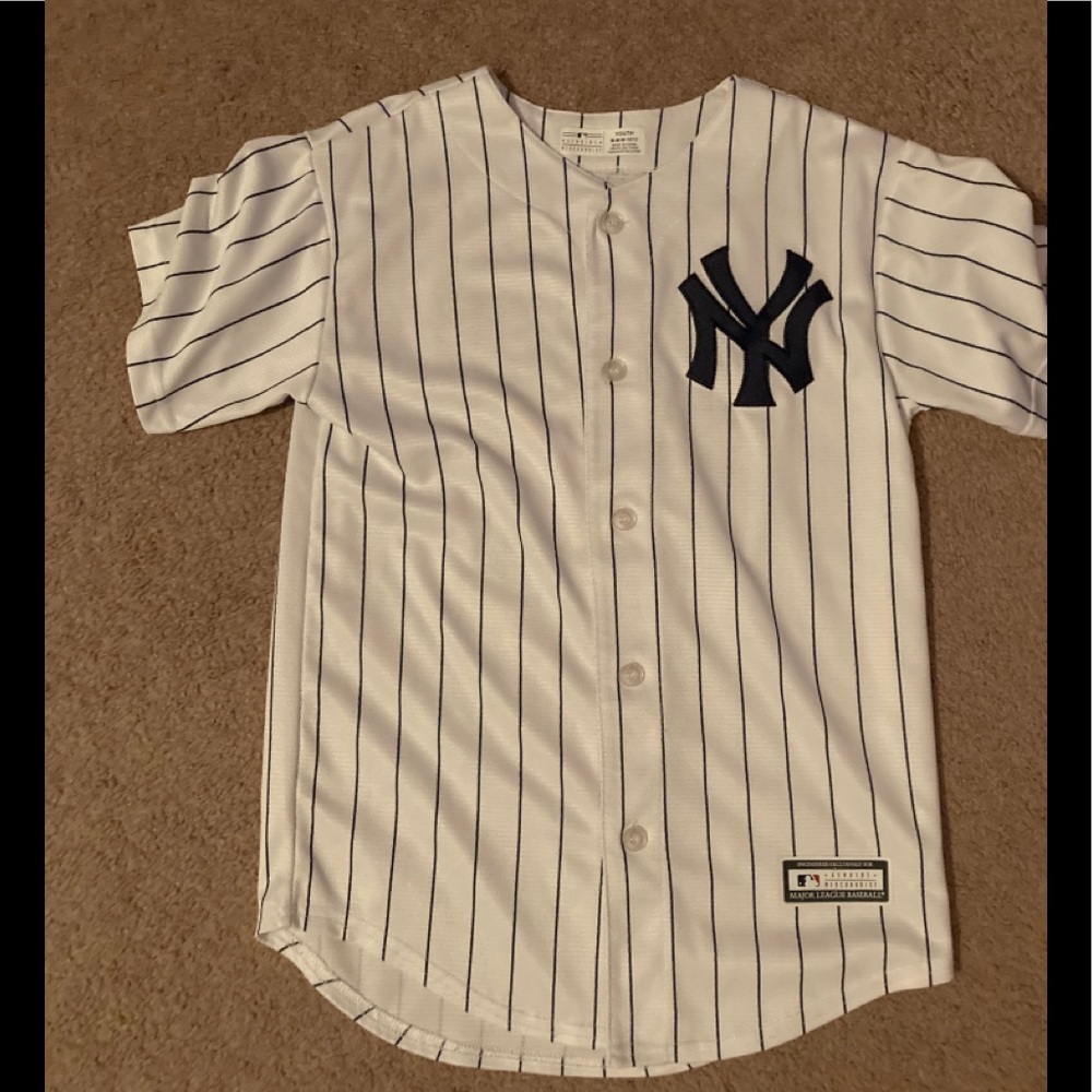 NY Yankee shirt